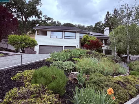 58 Saddle Rd, Walnut Creek, CA 94595