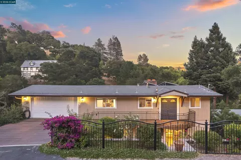 38 Saint Stephens Dr, Orinda, CA 94563