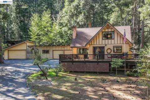 111 N Lakeview Dr, Trinity Center, CA 96091