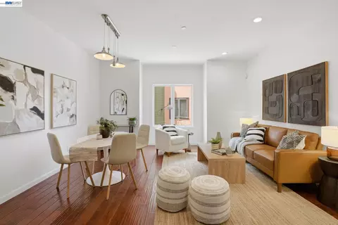 4895 Shattuck Ave, Oakland, CA 94609