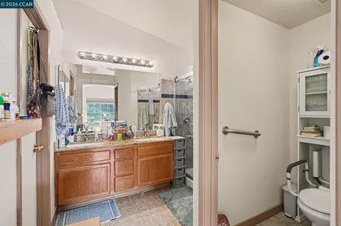 Bath - 832 Steffa St, Bay Point, CA 94565 photo 2 of 3