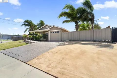 Exterior - 167 Peninsula Rd, Bay Point, CA 94565 photo 9 of 16