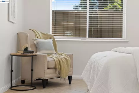 Bedroom - 167 Peninsula Rd, Bay Point, CA 94565 photo 8 of 9
