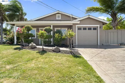 Exterior - 167 Peninsula Rd, Bay Point, CA 94565 photo 11 of 16
