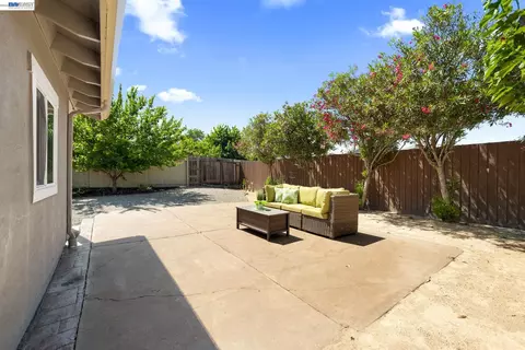 Exterior - 167 Peninsula Rd, Bay Point, CA 94565 photo 6 of 16