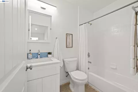 Bath - 167 Peninsula Rd, Bay Point, CA 94565 photo 2 of 2