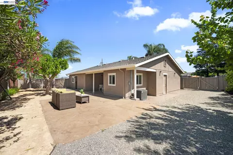 Exterior - 167 Peninsula Rd, Bay Point, CA 94565 photo 4 of 16