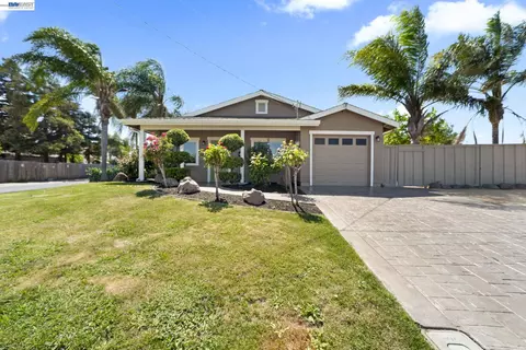 Exterior - 167 Peninsula Rd, Bay Point, CA 94565 photo 10 of 16