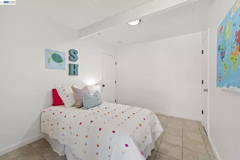 Bedroom - 167 Peninsula Rd, Bay Point, CA 94565 photo 7 of 9