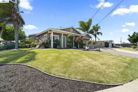 Exterior - 167 Peninsula Rd, Bay Point, CA 94565 photo 12 of 16