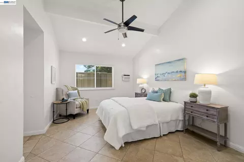 Bedroom - 167 Peninsula Rd, Bay Point, CA 94565 photo 5 of 9