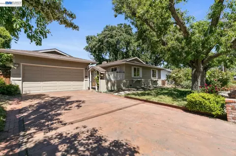 740 Harvard Dr, Pleasant Hill, CA 94523
