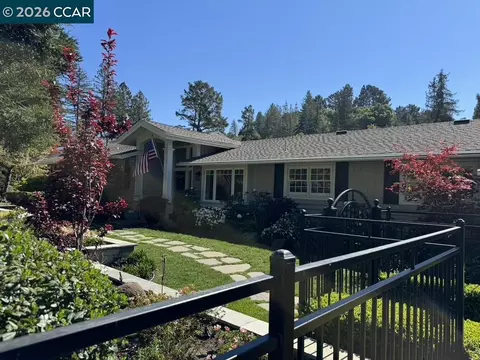 80 Tara Rd, Orinda, CA 94563
