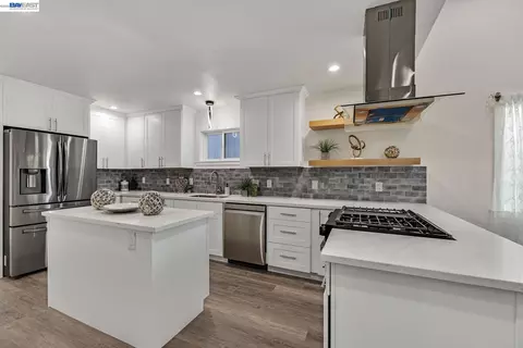 1515 Center St, Oakland, CA 94607