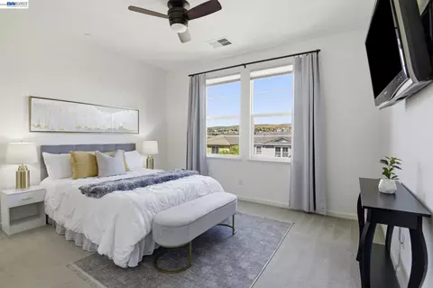 2332 Carbondale Way, Dublin, CA 94568