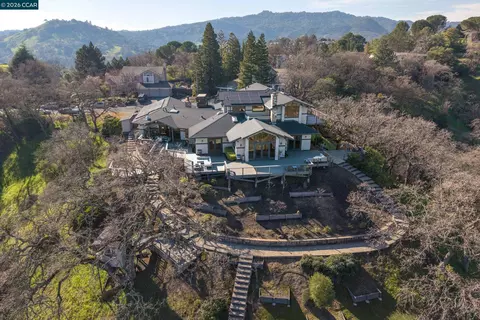 3284 Surmont Dr, Lafayette, CA 94549