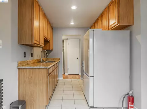 Kitchen - 1355 Kenwal Rd #A, Concord, CA 94521 photo 2 of 2