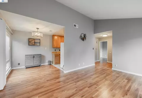 Living - 1355 Kenwal Rd #A, Concord, CA 94521 photo 4 of 4