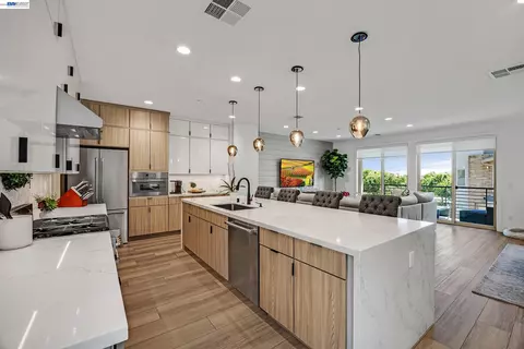 Kitchen - 5977 Ruby Pl, Dublin, CA 94568 photo 3 of 8