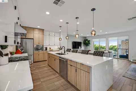 Kitchen - 5977 Ruby Pl, Dublin, CA 94568 photo 2 of 8