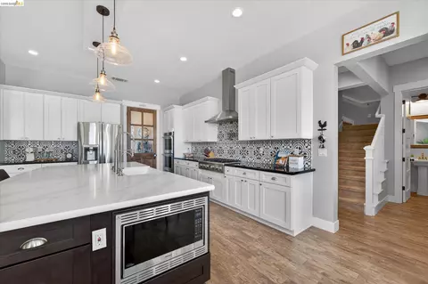 Kitchen - 2151 Bartels Dr, Knightsen, CA 94548 photo 4 of 7