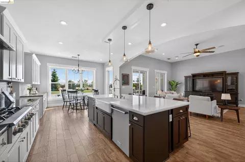 Kitchen - 2151 Bartels Dr, Knightsen, CA 94548 photo 3 of 7