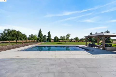 Exterior - 2151 Bartels Dr, Knightsen, CA 94548 photo 4 of 9