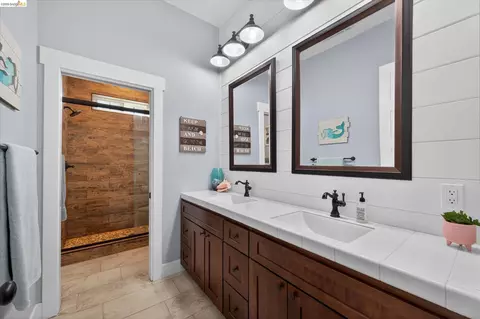 Bath - 2151 Bartels Dr, Knightsen, CA 94548 photo 5 of 8
