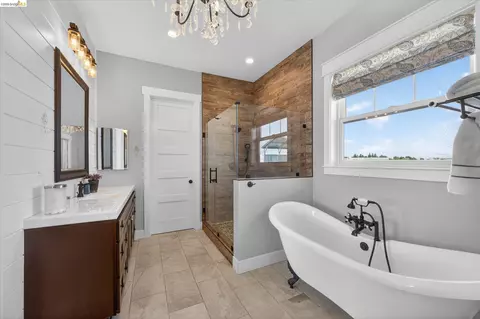 Bath - 2151 Bartels Dr, Knightsen, CA 94548 photo 2 of 8