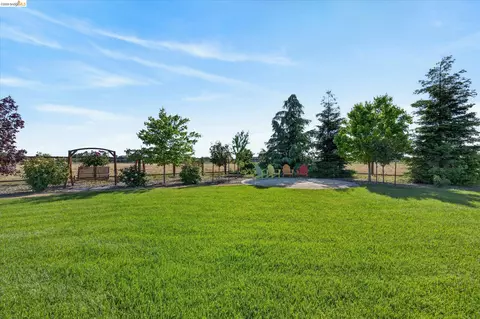 Exterior - 2151 Bartels Dr, Knightsen, CA 94548 photo 7 of 9