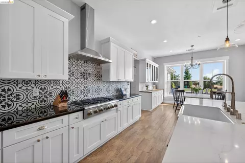 Kitchen - 2151 Bartels Dr, Knightsen, CA 94548 photo 6 of 7