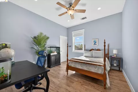 Bedroom - 2151 Bartels Dr, Knightsen, CA 94548 photo 3 of 4