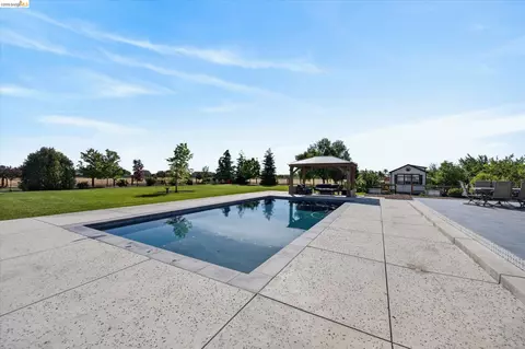 Exterior - 2151 Bartels Dr, Knightsen, CA 94548 photo 5 of 9