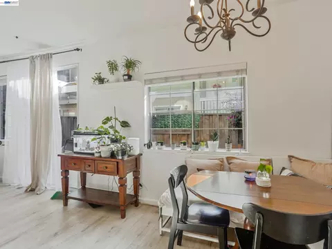 Dining - 88 Manchester Dr, Fairfield, CA 94533 photo 2 of 2