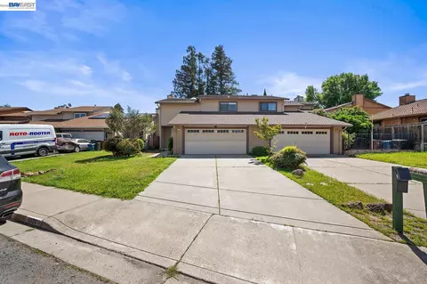 1324 Almondwood Dr, Antioch, CA 94509