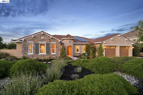 2383 Silver Oaks Ln, Pleasanton, CA 94566