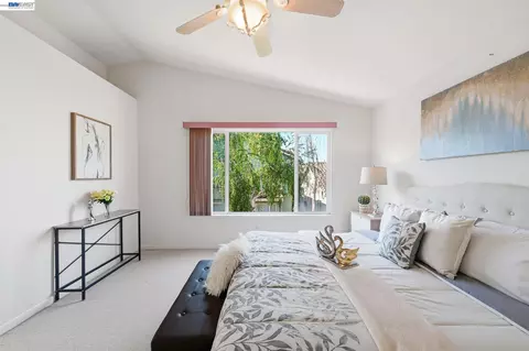 Bedroom - 17 Miranda Ct, Alameda, CA 94502 photo 2 of 11