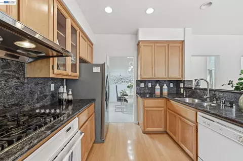 Kitchen - 17 Miranda Ct, Alameda, CA 94502 photo 6 of 13