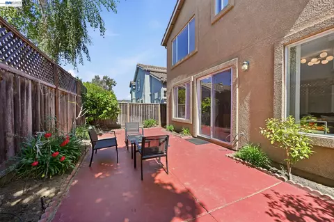 Exterior - 17 Miranda Ct, Alameda, CA 94502 photo 8 of 10