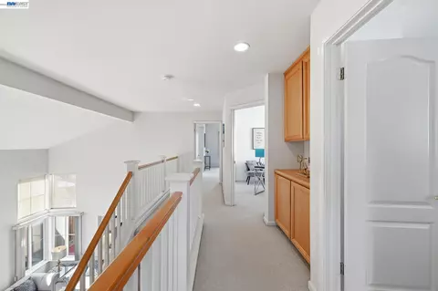 Entry Way - 17 Miranda Ct, Alameda, CA 94502 photo 7 of 9