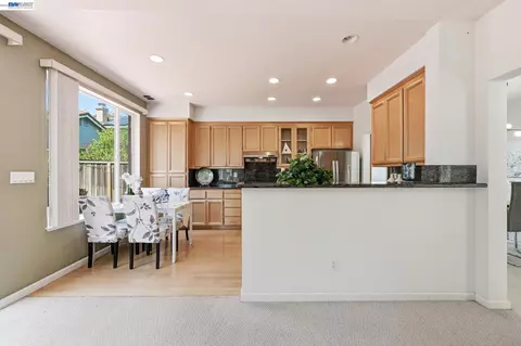 Kitchen - 17 Miranda Ct, Alameda, CA 94502 photo 1 of 13