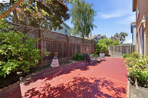 Exterior - 17 Miranda Ct, Alameda, CA 94502 photo 10 of 10