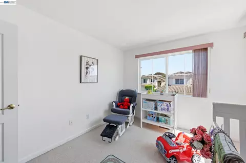 Bedroom - 17 Miranda Ct, Alameda, CA 94502 photo 11 of 11