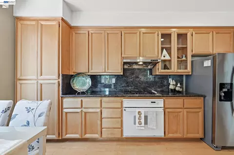 Kitchen - 17 Miranda Ct, Alameda, CA 94502 photo 8 of 13