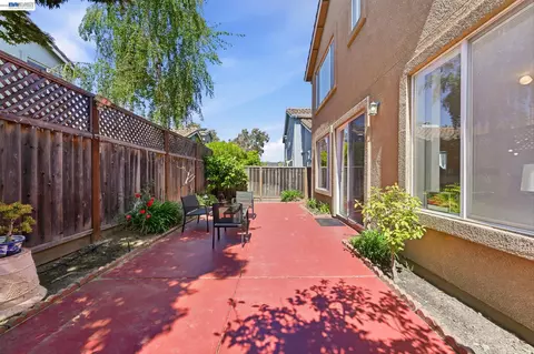 Exterior - 17 Miranda Ct, Alameda, CA 94502 photo 9 of 10