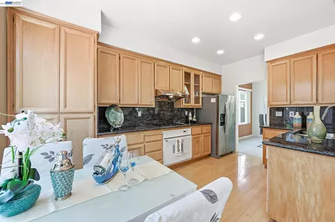 Kitchen - 17 Miranda Ct, Alameda, CA 94502 photo 4 of 13