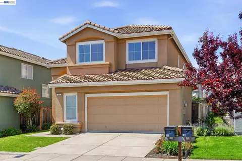 Exterior - 17 Miranda Ct, Alameda, CA 94502 photo 4 of 10