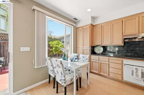 Kitchen - 17 Miranda Ct, Alameda, CA 94502 photo 3 of 13