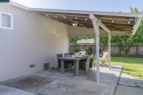 Exterior - 1891 Gilly Ln, Concord, CA 94518 photo 21 of 25