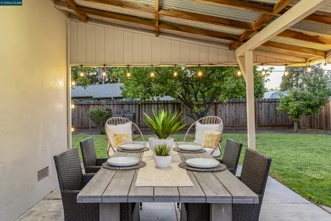 Exterior - 1891 Gilly Ln, Concord, CA 94518 photo 8 of 25